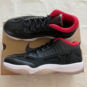 Air Jordan 11 Retro Low Sneakers